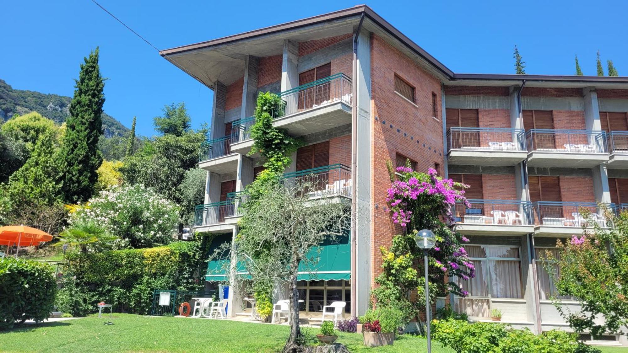 Hotel Gabbiano - Garda Lake Collection 외부 사진